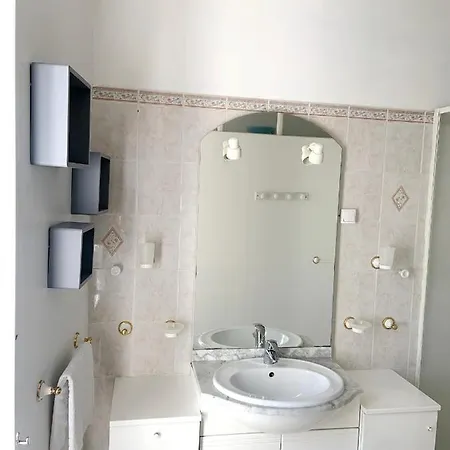 Maison De 3 Avec Wifi A Vaast La Hougue 4*